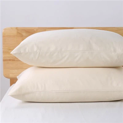 सफ़ेद पिलो केस कवर